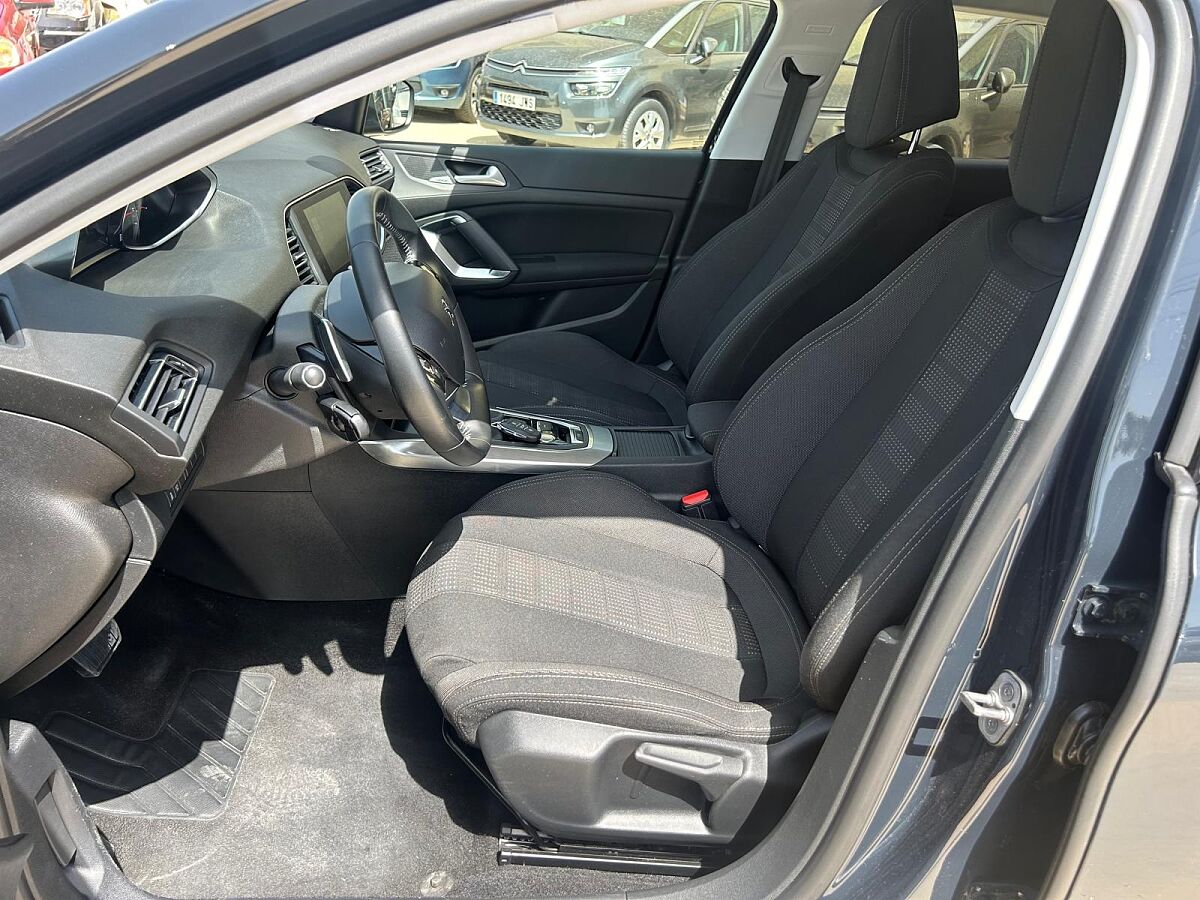 PEUGEOT 308 ALLURE 1.2 E-THP AUTO SPANISH LHD IN SPAIN 40000 MILES SUPERB 2017